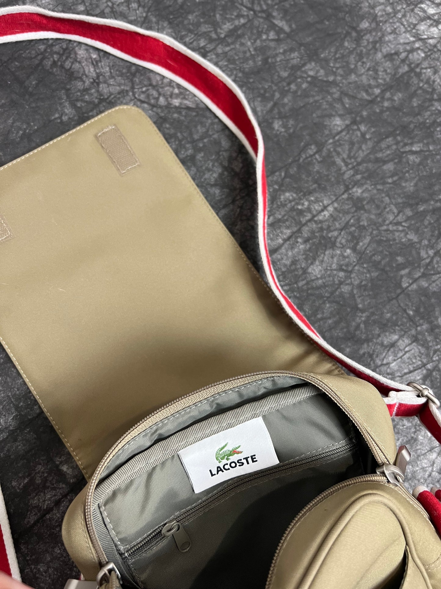 Lacoste Umhängetasche