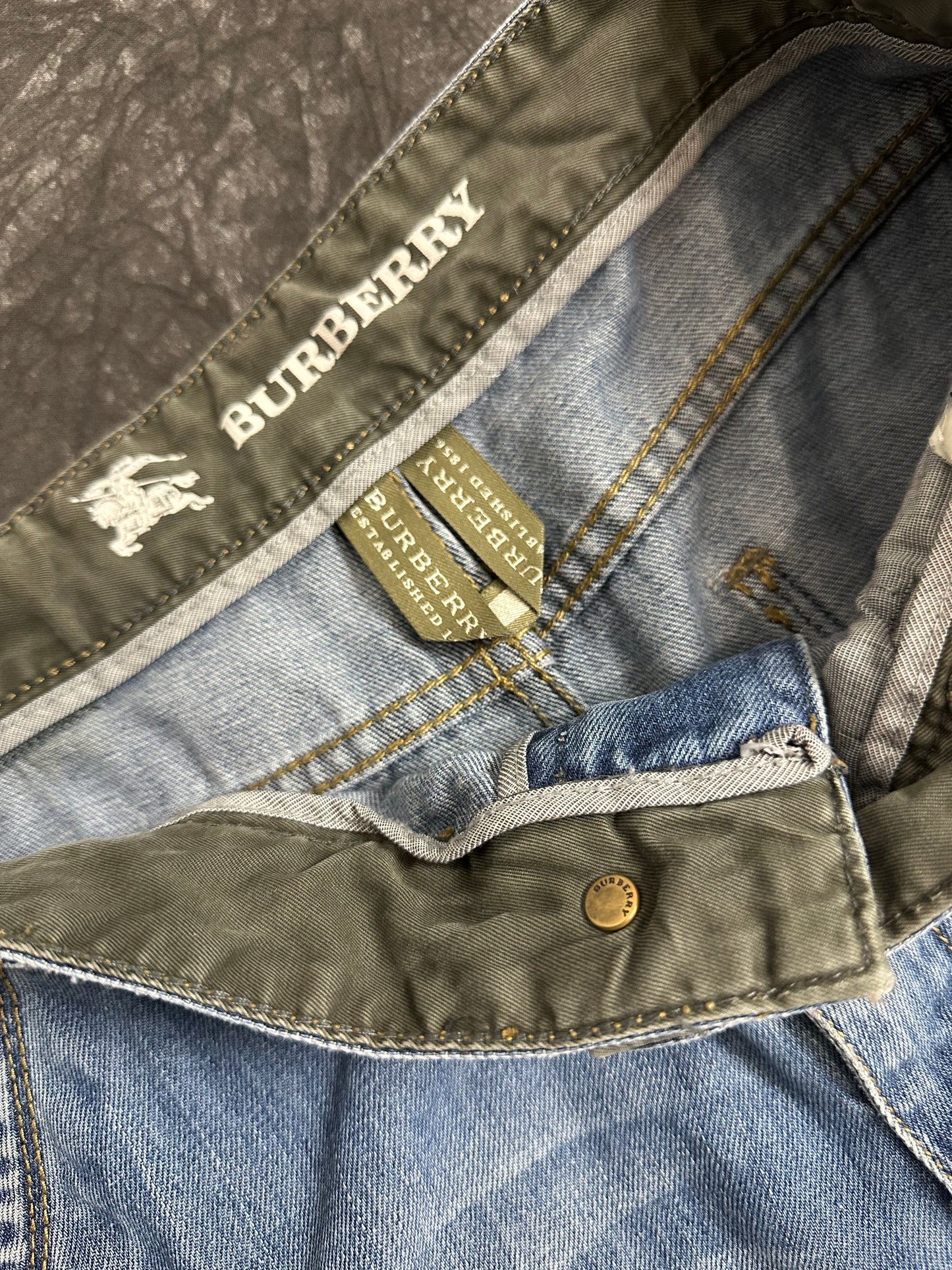 Burberry Baggy Jeans (W32/L30)